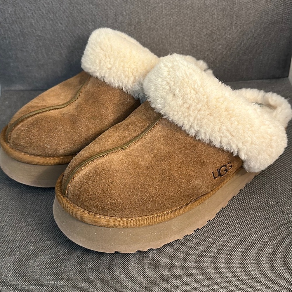 UGG Platform Disquette Slipper Size 10
